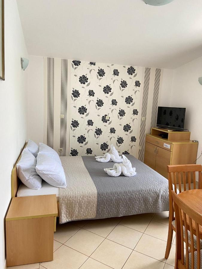 Apartment Tiho & Jelena Blace
