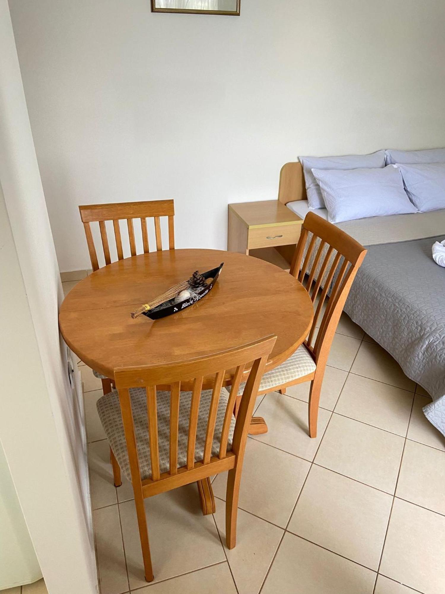 Apartment Tiho & Jelena Blace